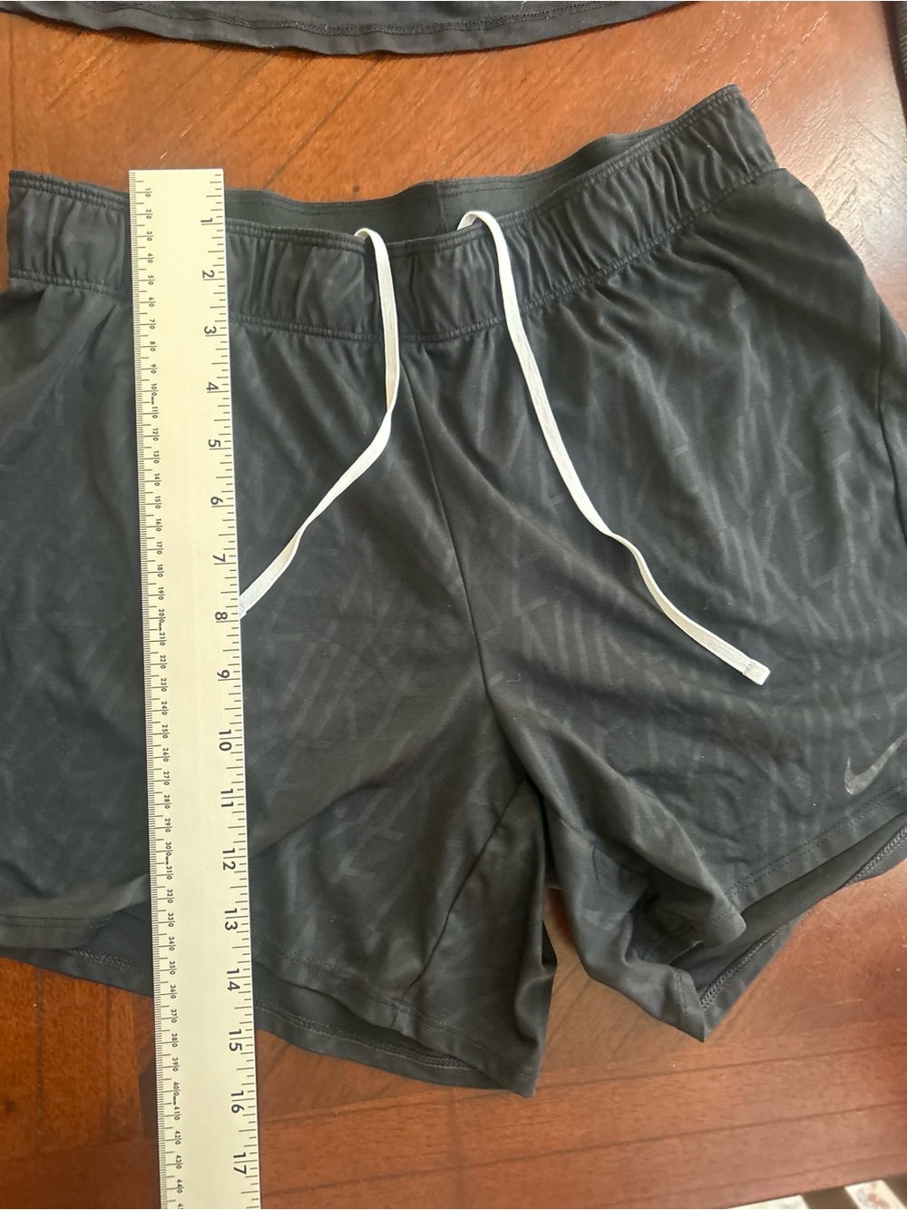 Nike Black Tank, Shorts & Multicolor Stripe Capri Leggings Set size M - Picture 2 of 9